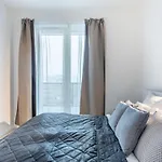 Lägenhet Modern 2-room Flat With Terrace Budapest