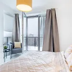 Apartmán Modern 2-room Flat With Terrace