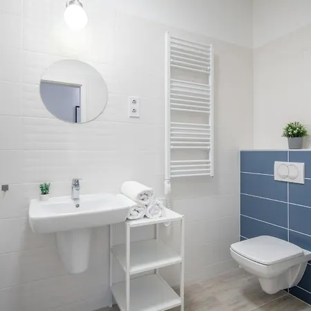 Modern 2-room Flat With Terrace Lägenhet